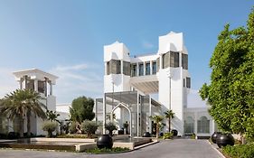 Al Areen Palace And Spa 5*
